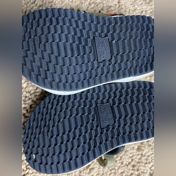 Oshkosh toddler sandals -Size 4m - Picture 4 of 5
